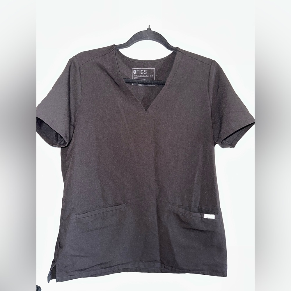 Figs Casma 3 Pocket Scrub Top
